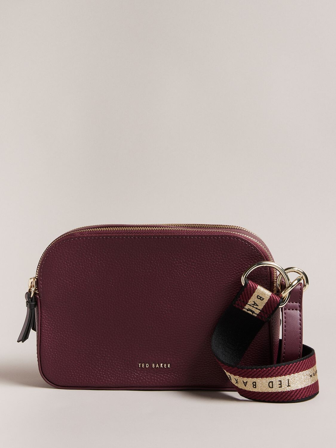 

Сумка для фотоаппарата Darcelo из зерненой кожи Ted Baker, бургундия
