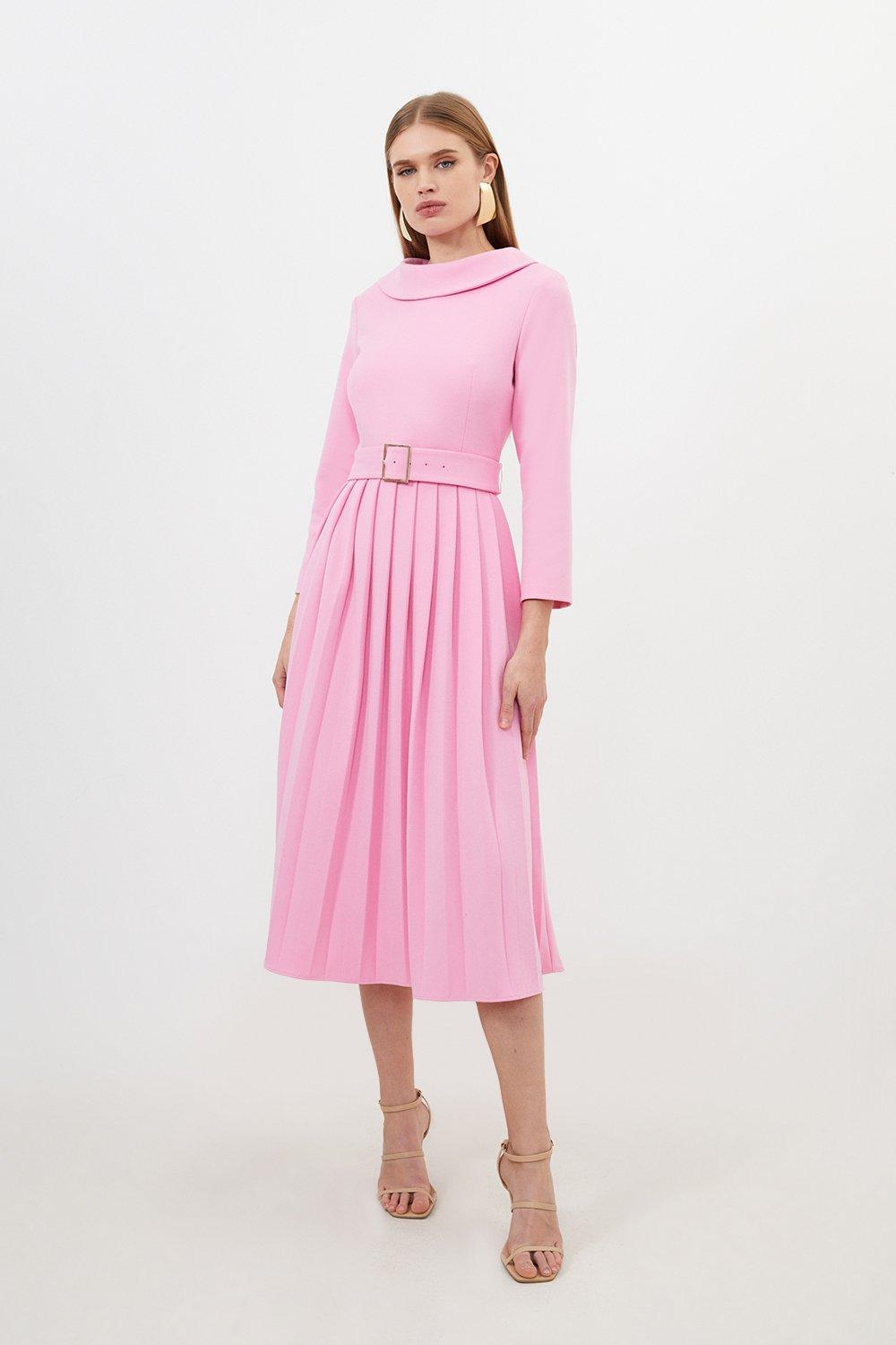 Плиссированное платье миди из структурированного крепа с высоким воротником на заказ Karen Millen, розовый