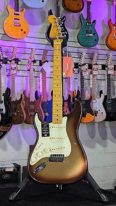 

Электрогитара Fender American Ultra Stratocaster Left-handed - Mocha Burst Maple Fingerboard! 920 GET PLEK’D!