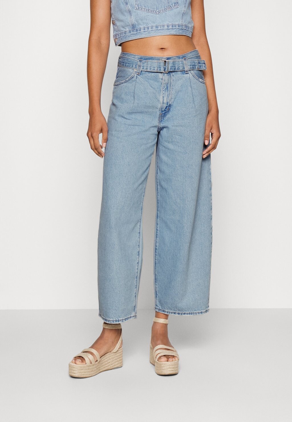

Джинсы свободного кроя Levi's Belted Baggy, голубой