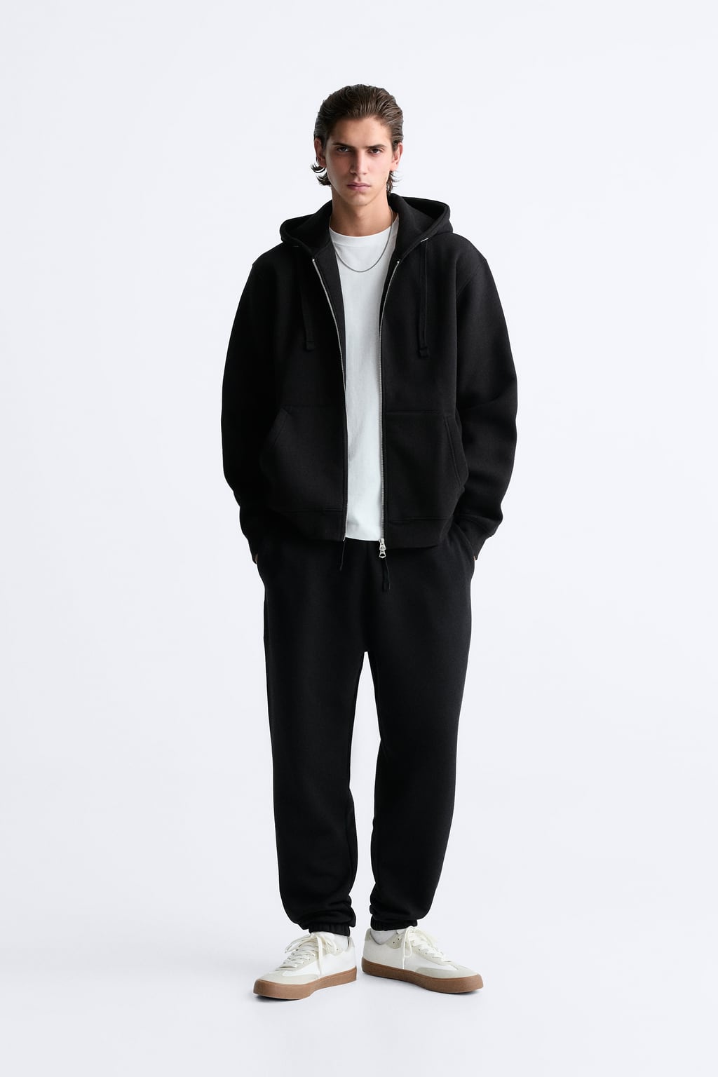

Толстовка на молнии ZARA, черный