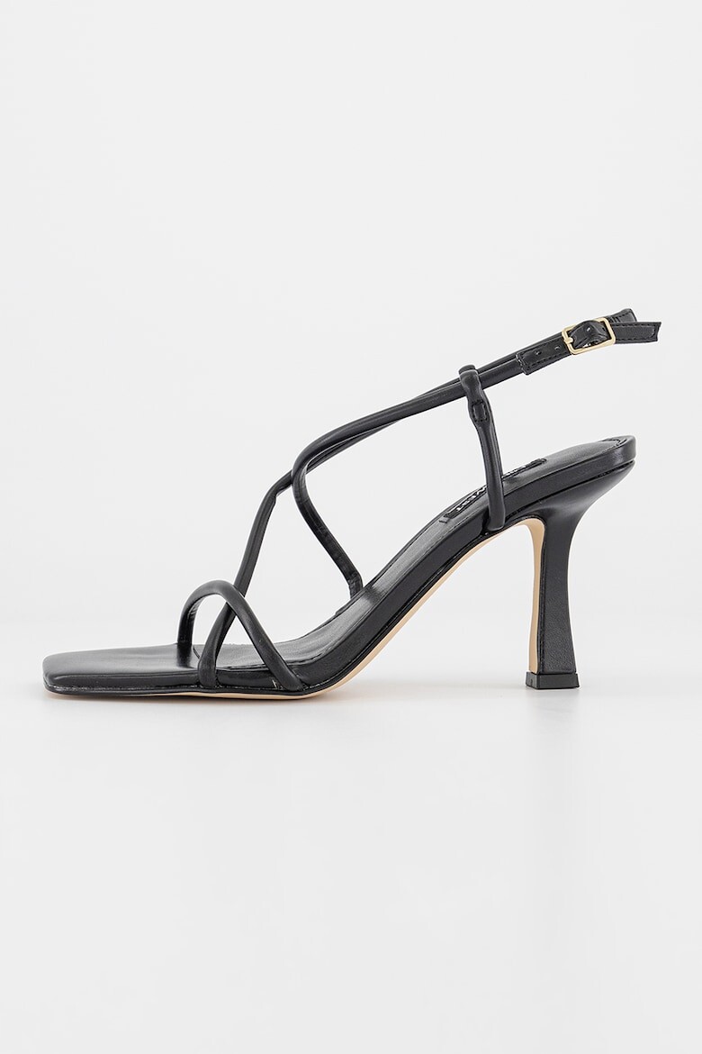 

Сандалии Yuki из экокожи на каблуке Nine West, черный