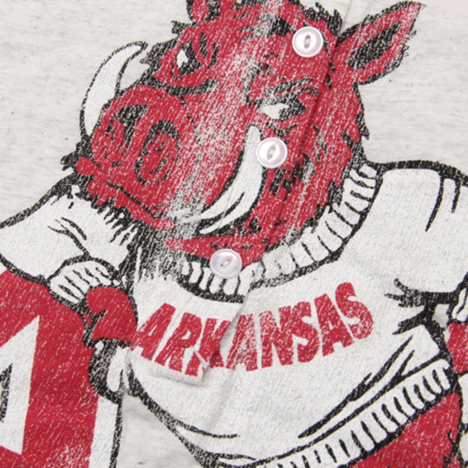 

Женская футболка Arkansas Razorbacks в стиле ретро, ​​кремовая непринужденная майка Henley без рукавов