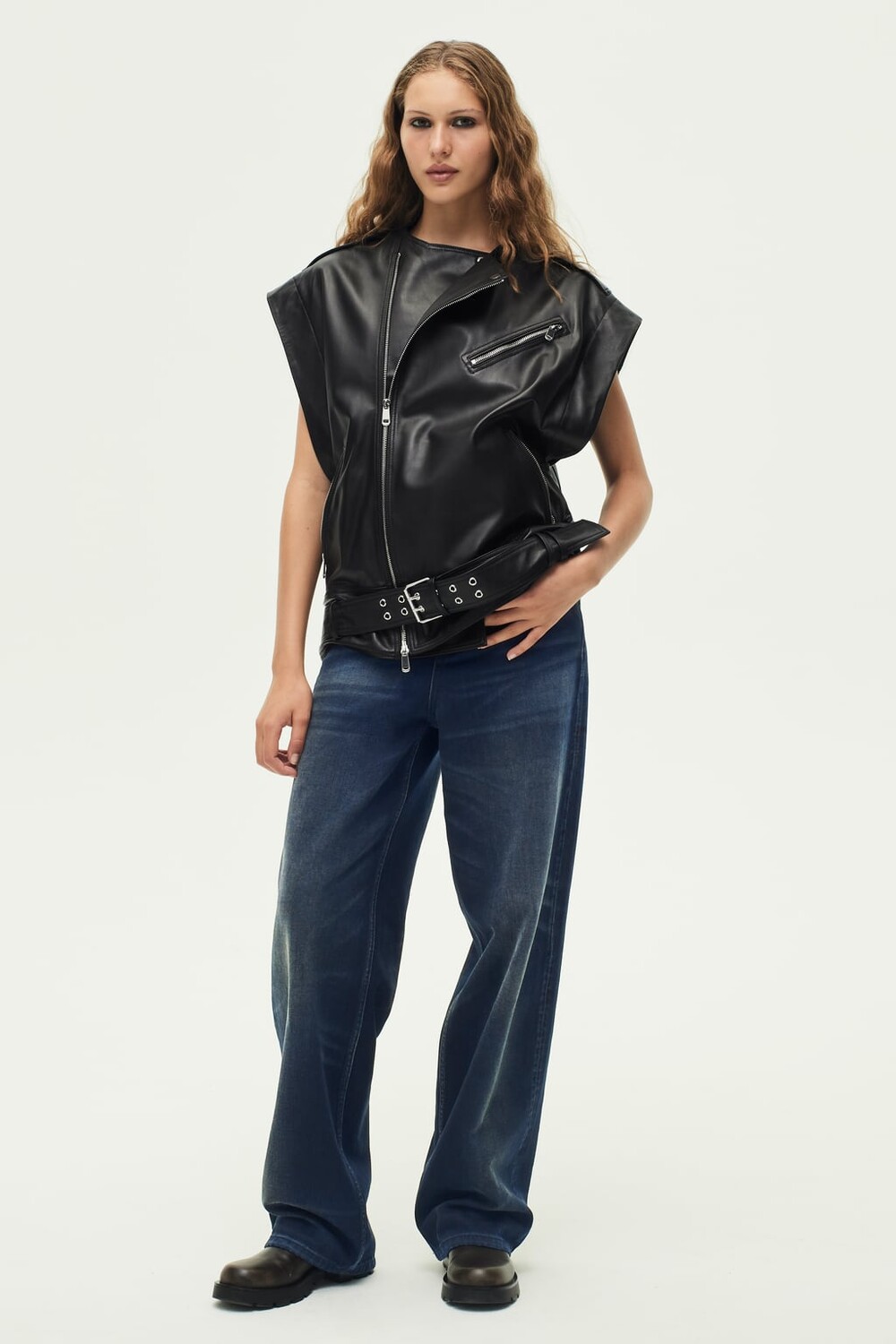 

Кожаный жилет оверсайз ZARA, черный