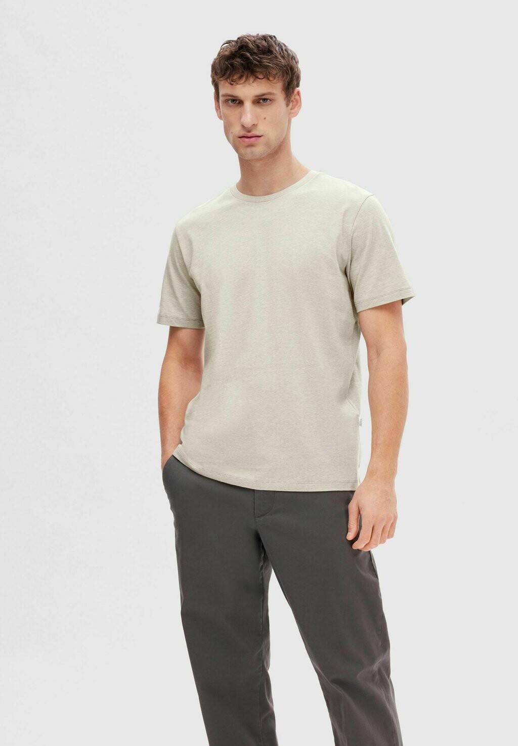 

Базовая футболка SLHASPEN O-NECK TEE NOOS Selected Homme, цвет vetiver