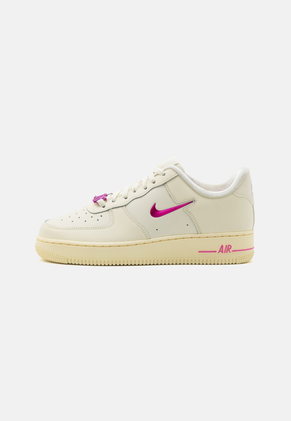 цена Кроссовки низкие AIR FORCE 1 '07 SE Nike Sportswear, цвет coconut milk/playful pink/alabaster/coconut milk