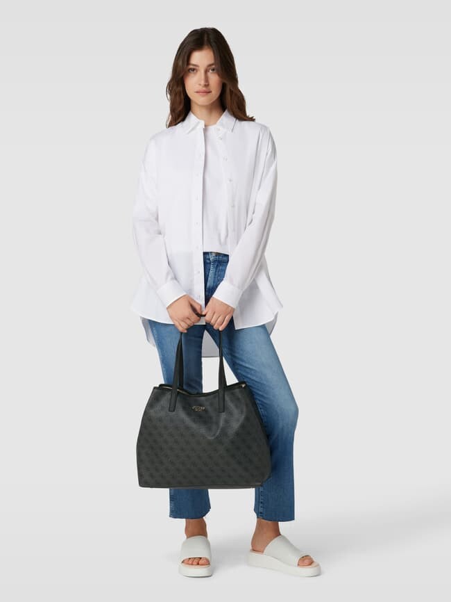 

Шопер с этикеткой по всей поверхности, модель VIKKY Guess, черный