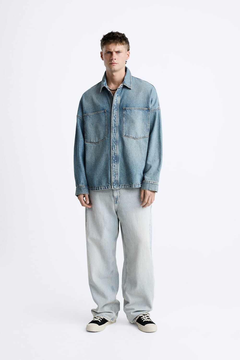 

Джинсовая рубашка обеспеченного кроя ZARA, синий