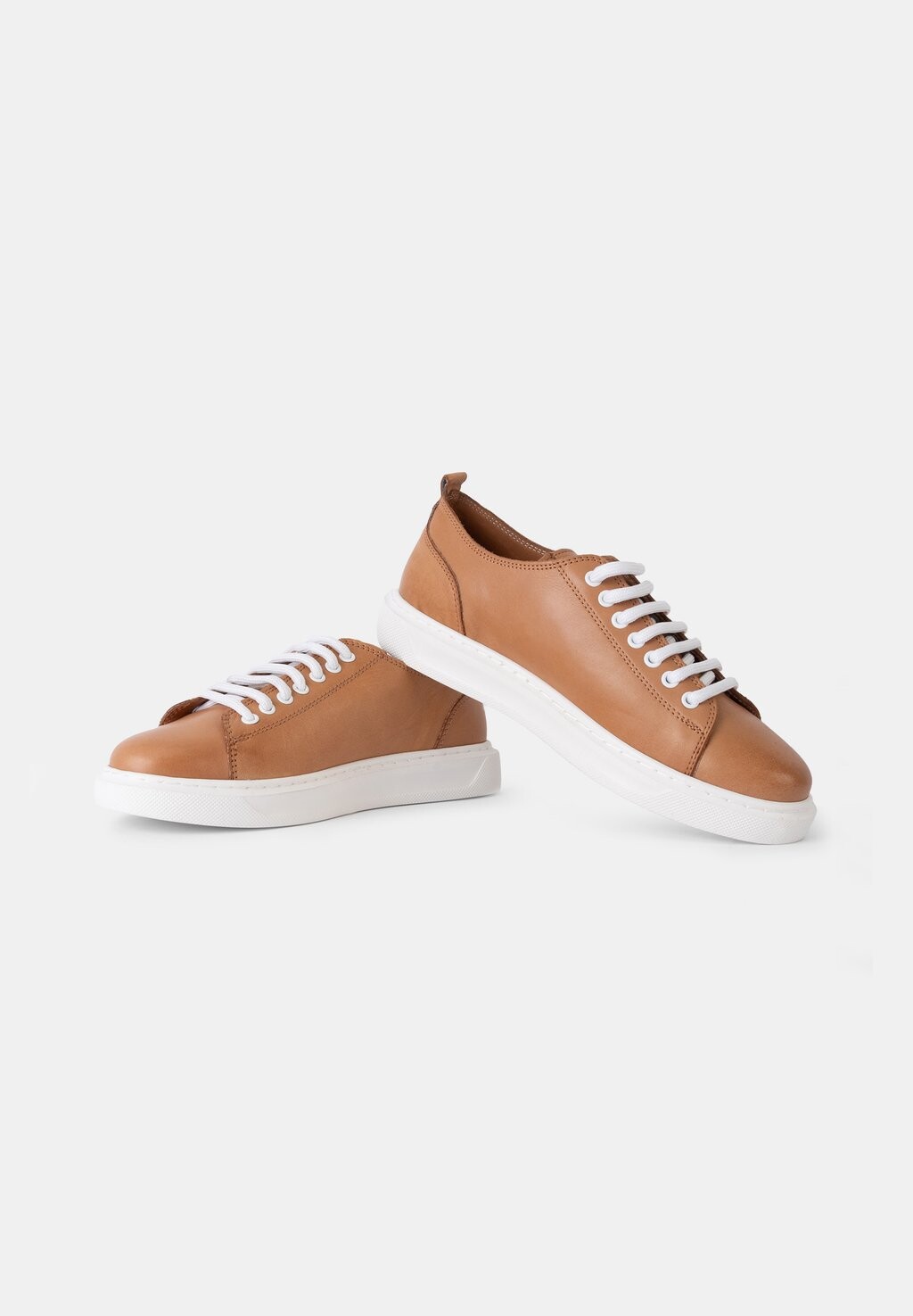 

Низкие кроссовки Bata, светло-коричневый