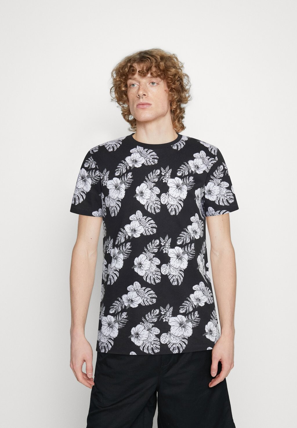 

Футболка с принтом Jack & Jones, черный