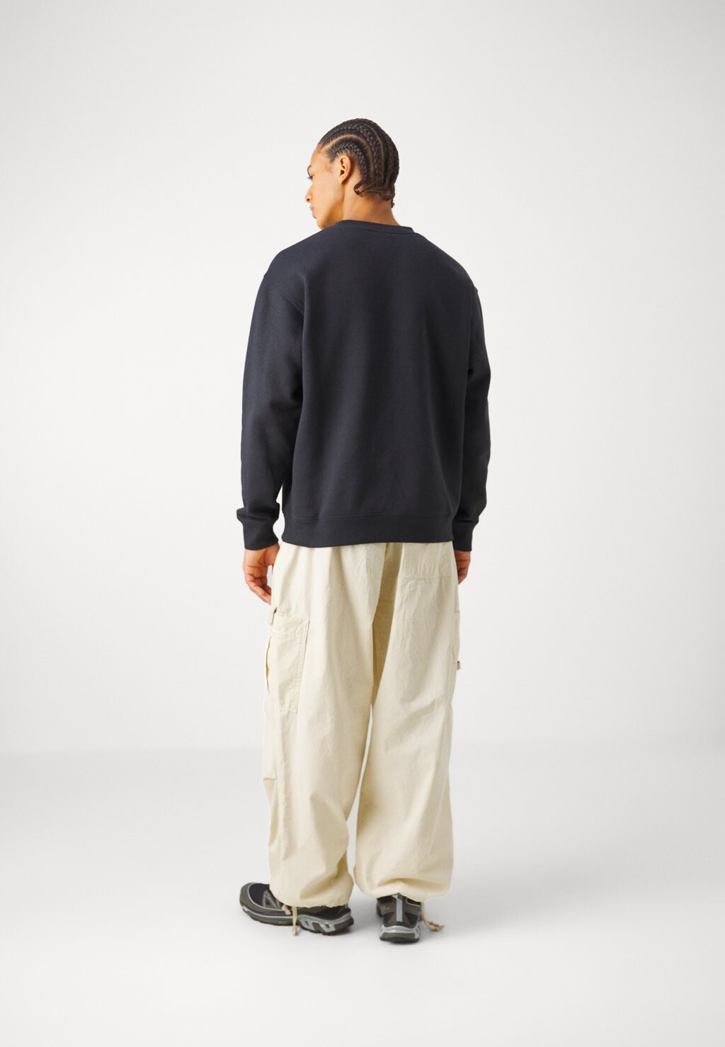 

Свитер Sport Essentials Small Logo Brushed Crew New Balance, черный