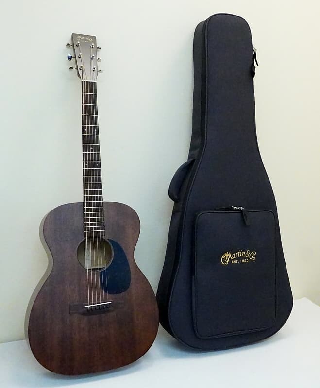 

Акустическая гитара Martin 00-15M Mahogany 15 Series Parlor Guitar with Case