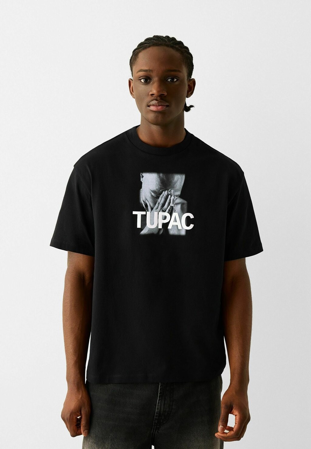 

Футболка с принтом Tupac Boxy-Fit Bershka, черный