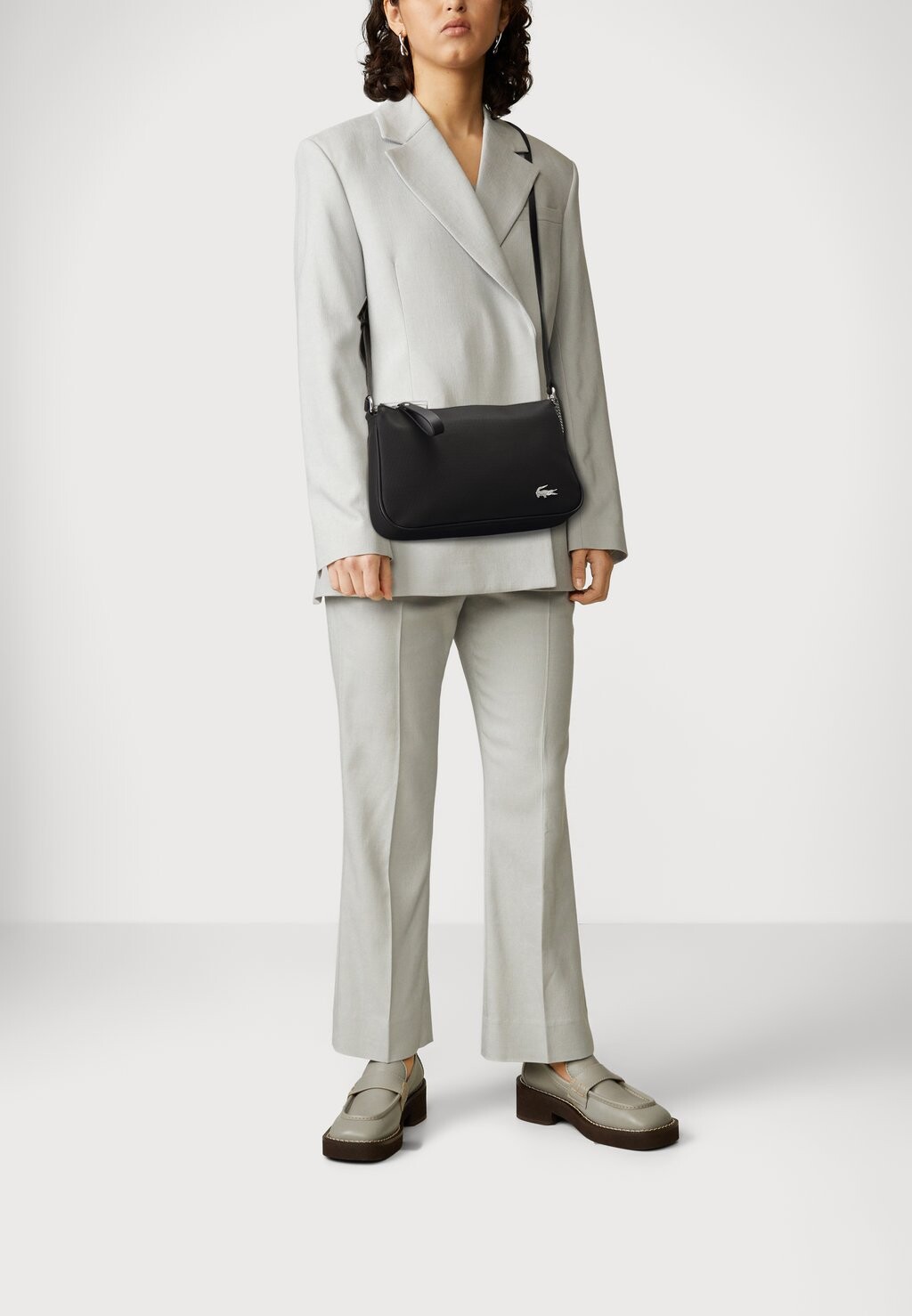 

Сумка через плечо Lacoste, черный