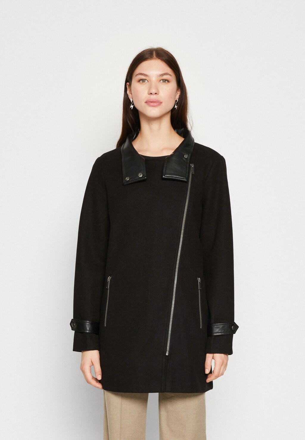 

шорты Abrigo Vero Moda VMPOP NINA ZIP, черный