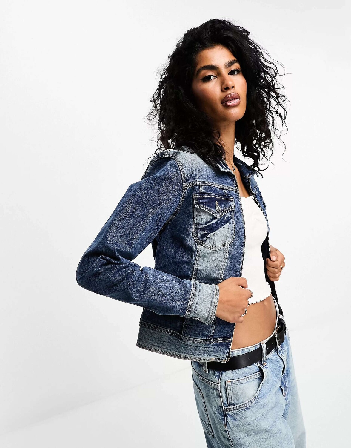 

Джинсовая куртка свободного кроя Bershka