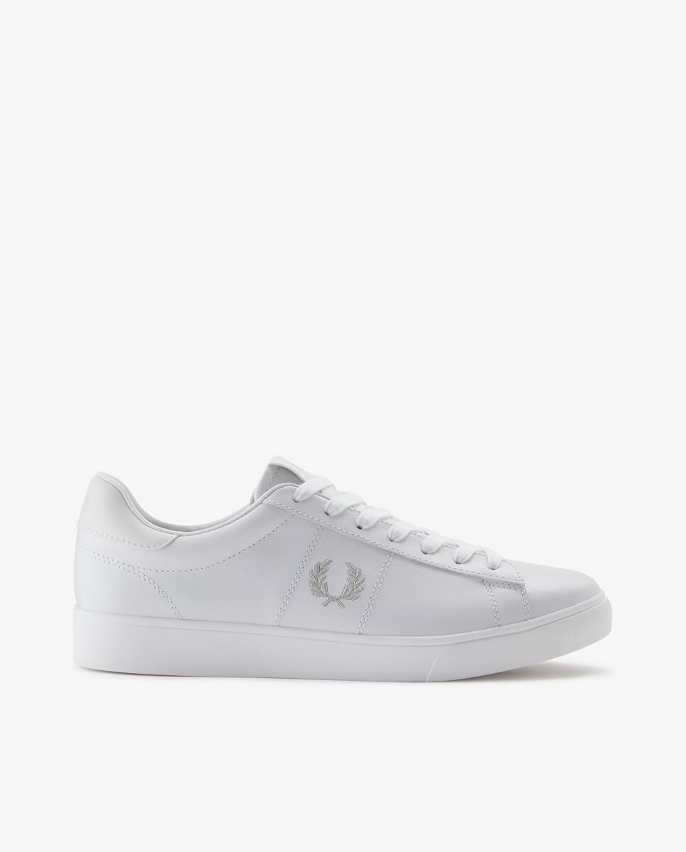 

Кожаные кроссовки унисекс с белыми шнурками и логотипом сбоку Fred Perry, белый