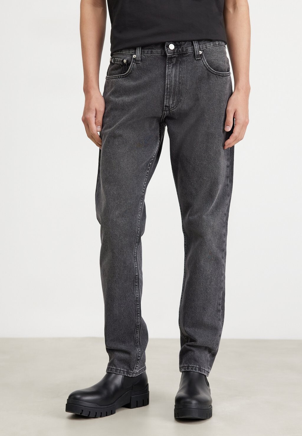 

Джинсы-сигареты Authentic Straight Calvin Klein Jeans, цвет denim black