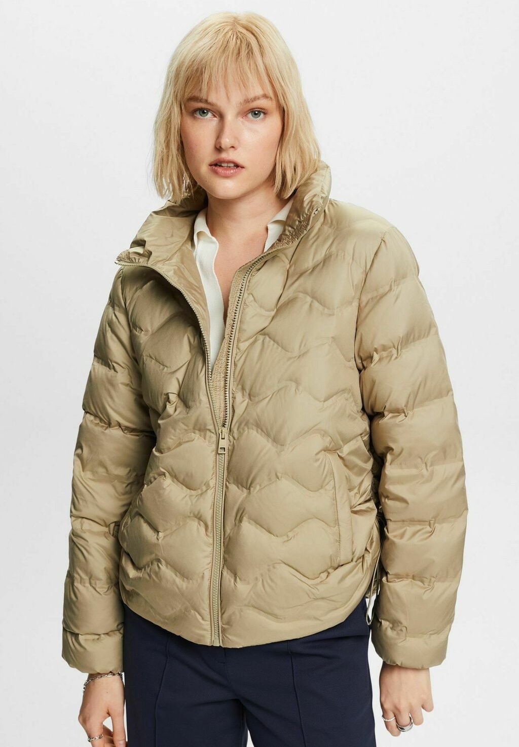 Куртка Esprit, цвет khaki beige куртка anteater downjacket vlvt khaki размер xs