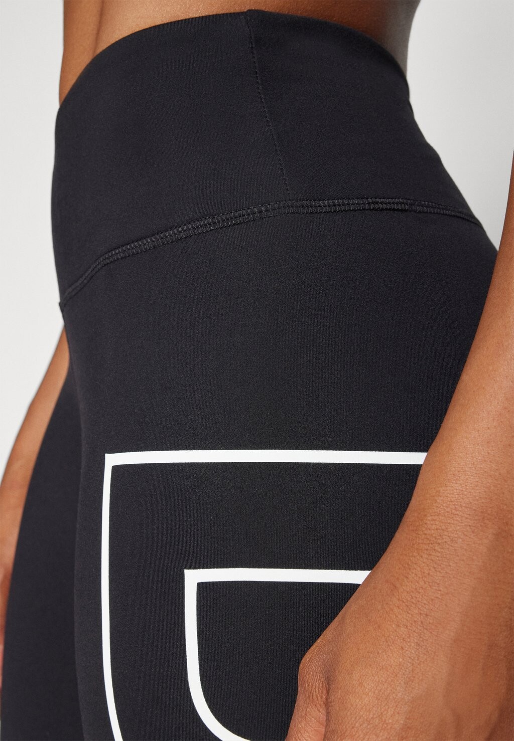 

Тайтсы HIGH WAIST 7/8 BALANCE COMPRESSION EXPLODED LOGO DKNY, черный