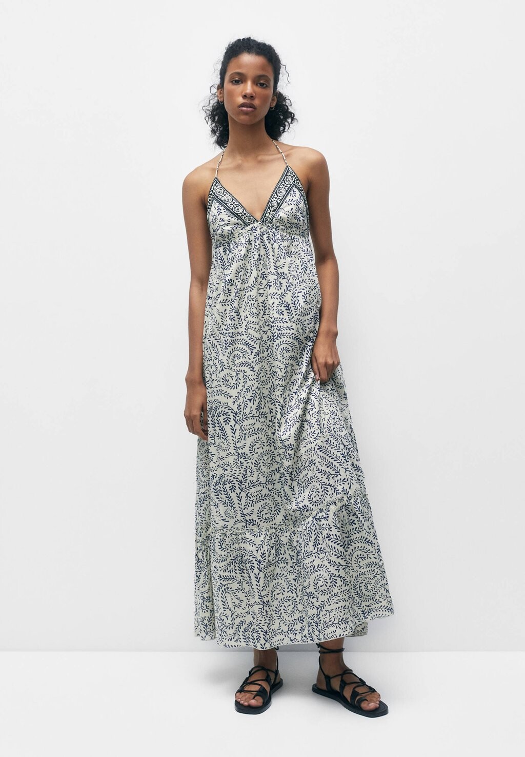 

Длинное платье PULL&BEAR, белый