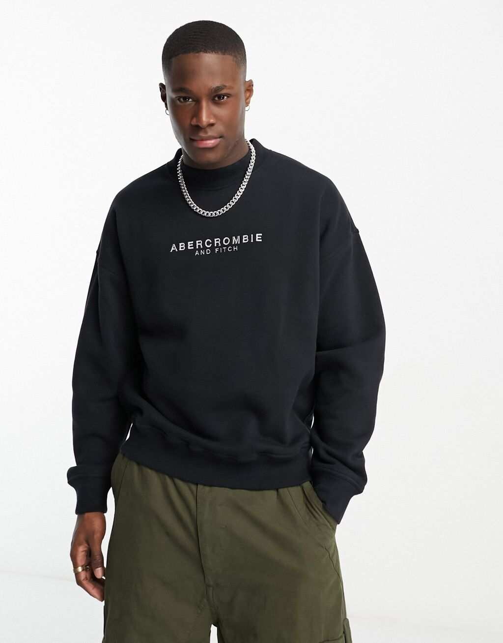 

Черная толстовка с микромасштабным логотипом Abercrombie & Fitch