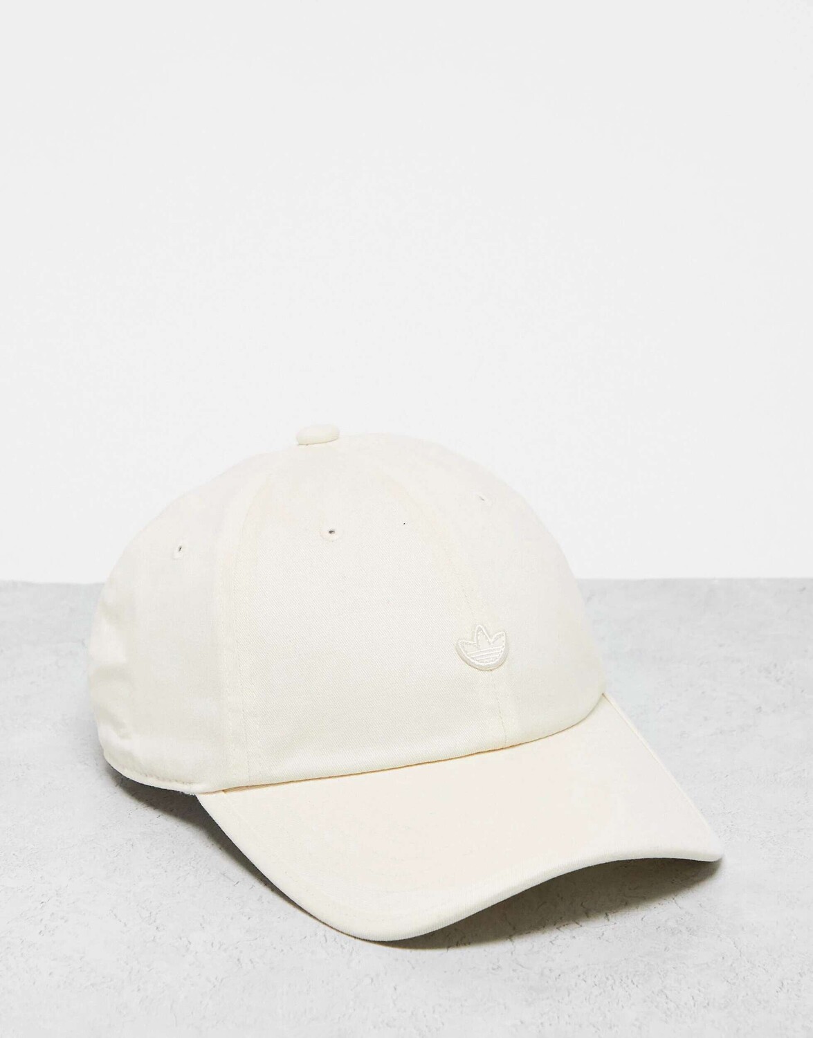 

Кепка adidas Originals «папа» с камнем