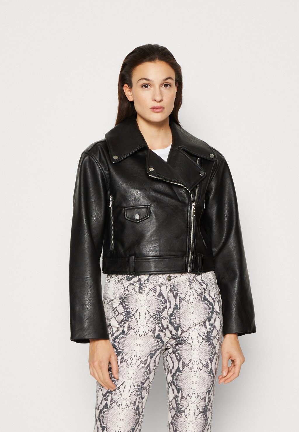 

Куртка из синтетической кожи Abercrombie & Fitch FIRST MOTO JACKET, цвет black beauty