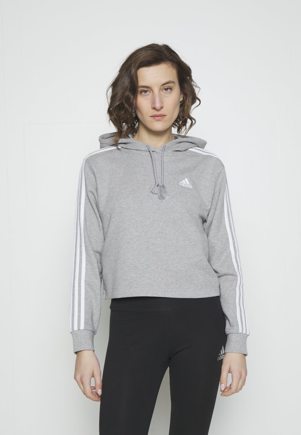 

Толстовка с капюшоном Adidas