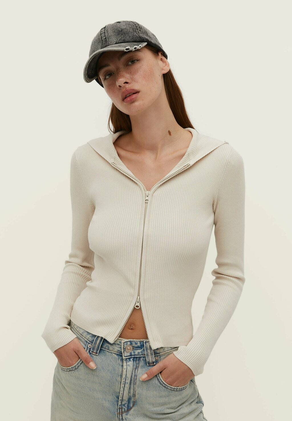 Кардиган WITH HOOD Stradivarius, цвет beige