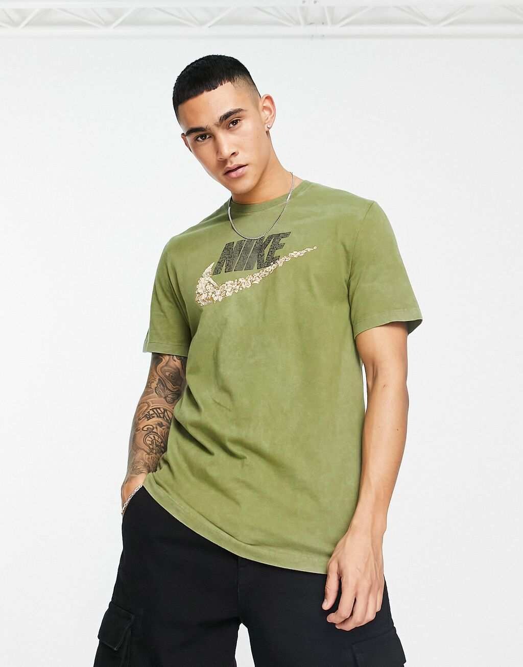 

Белая футболка Nike с эффектом потертости "Пилигрим", Белый