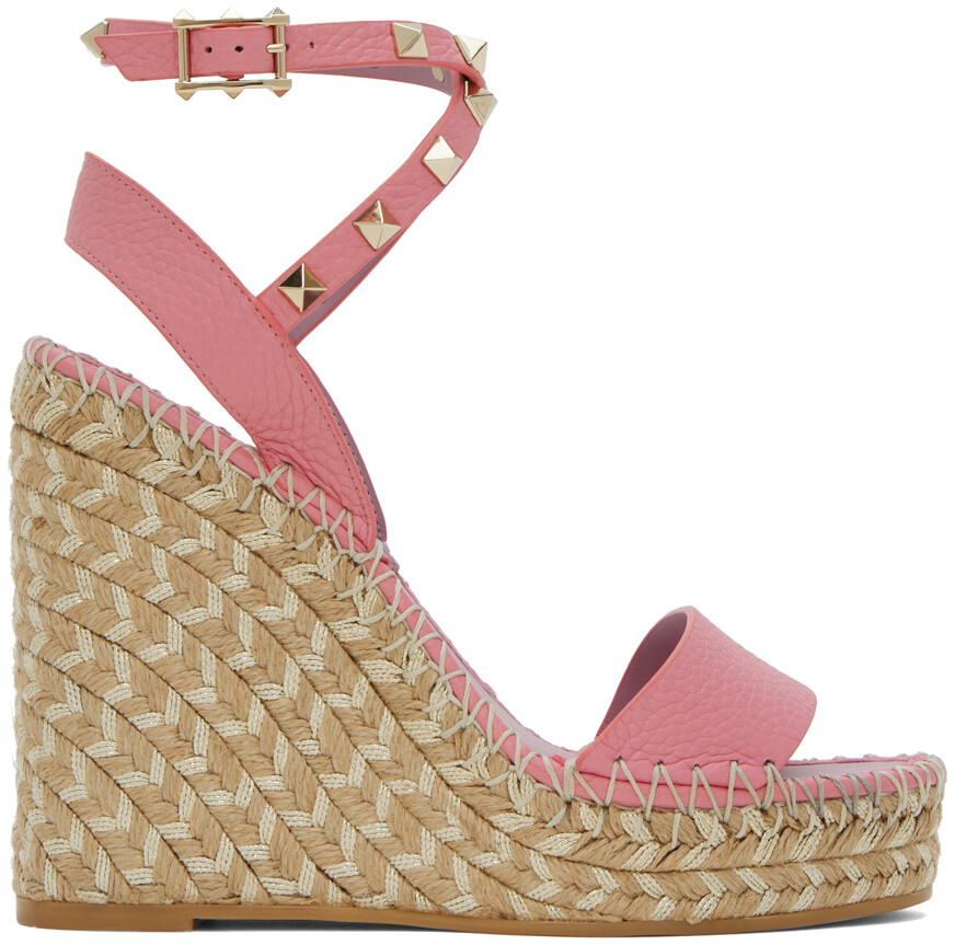 

Розовые босоножки на каблуке Rockstud Valentino Garavani