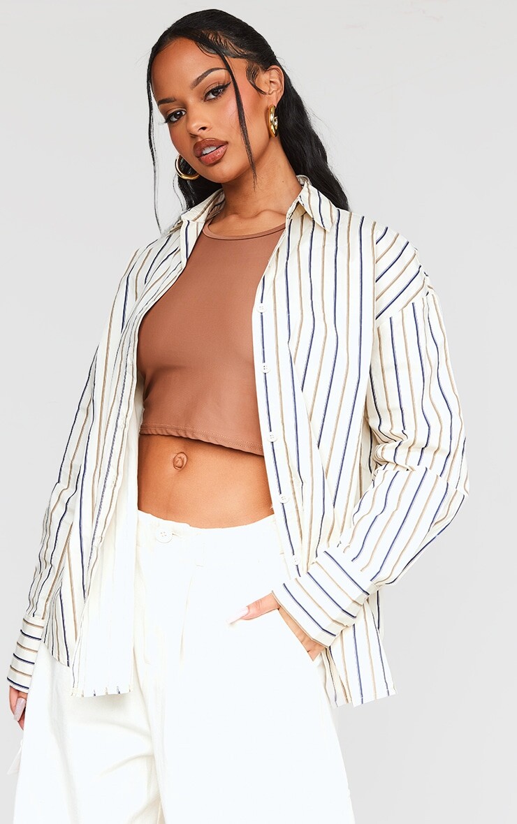 

PrettyLittleThing Рубашка в тонкую полоску с длинным рукавом из каменной ткани