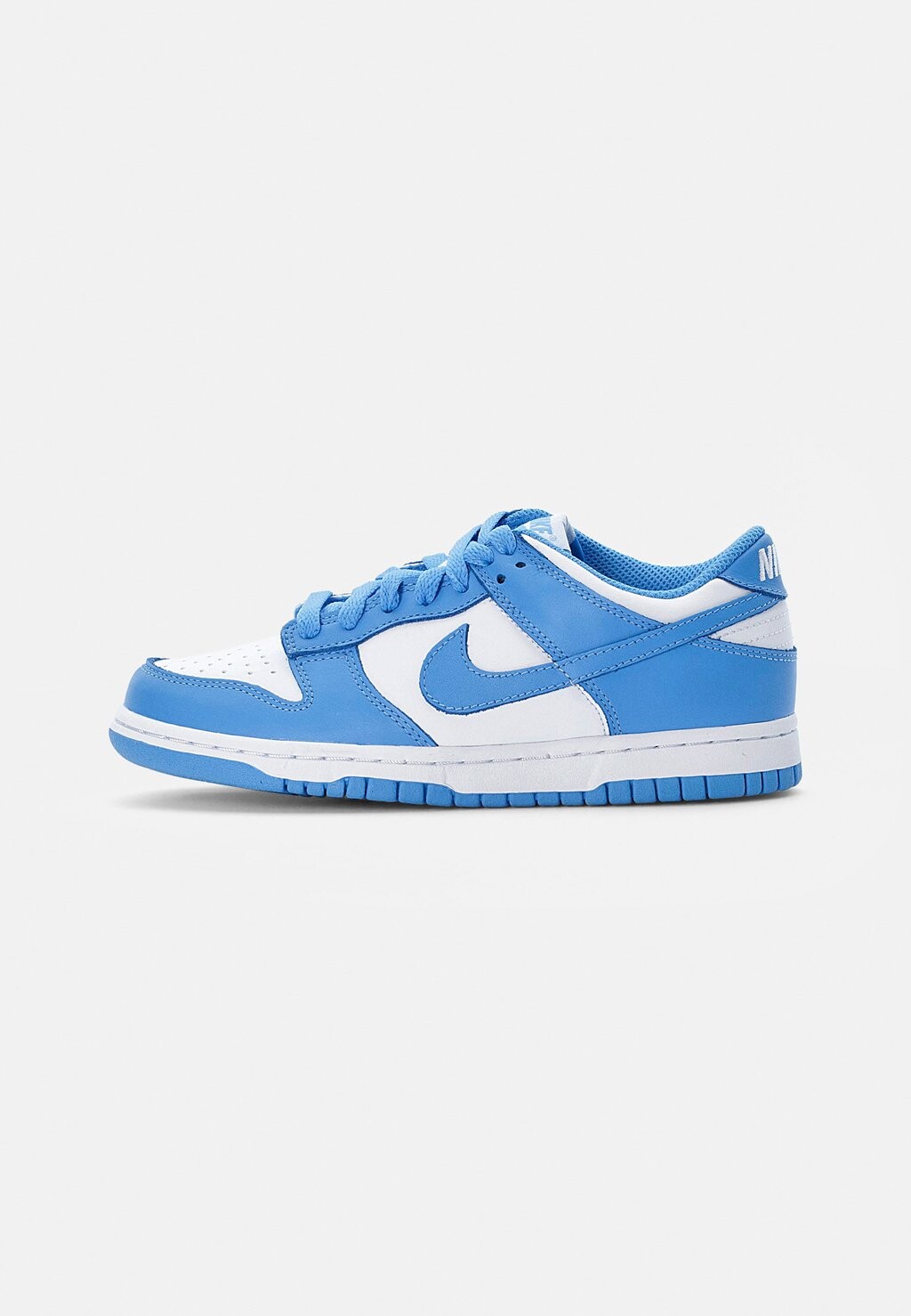 

Низкие кроссовки Nike Dunk Low Nike, цвет white/univ blue-white