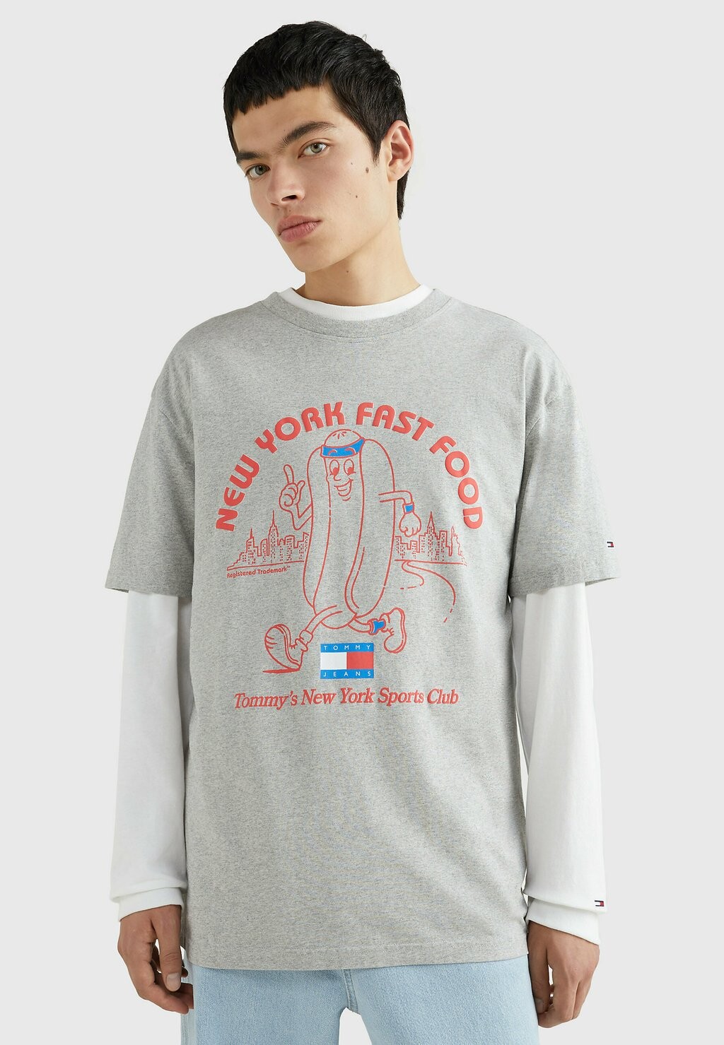 

Футболка с принтом Tommy Jeans, светло-серый