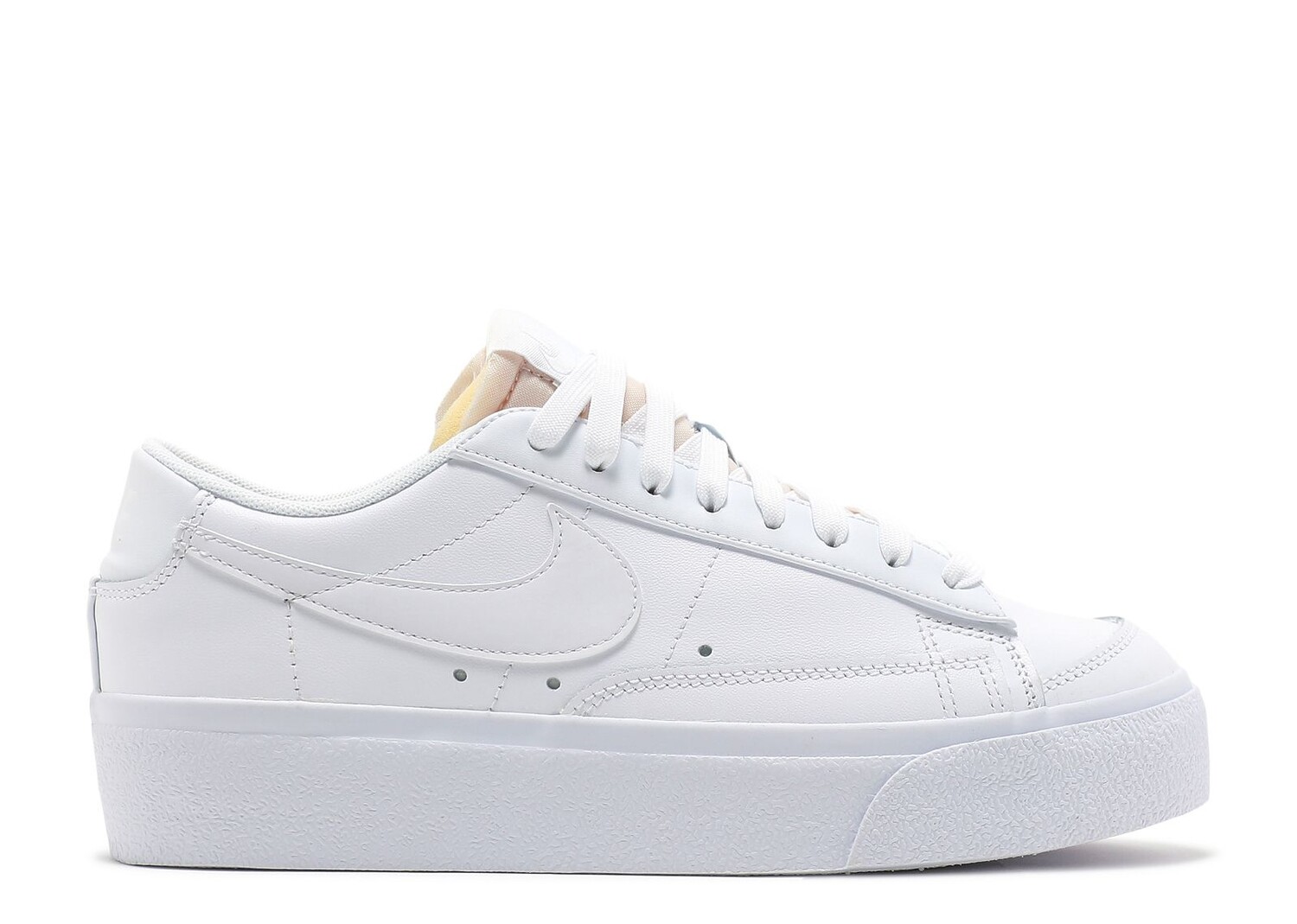 

Кроссовки Nike Wmns Blazer Low Platform 'Triple White', белый