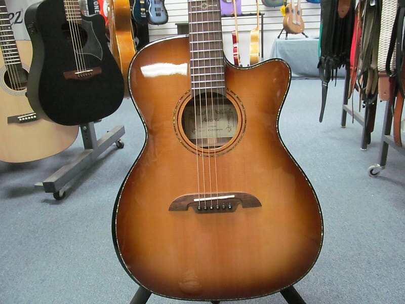 

Акустическая гитара Alvarez MFA70WCEARSHB Acoustic Electric Guitar with Pickup and FlexiCase