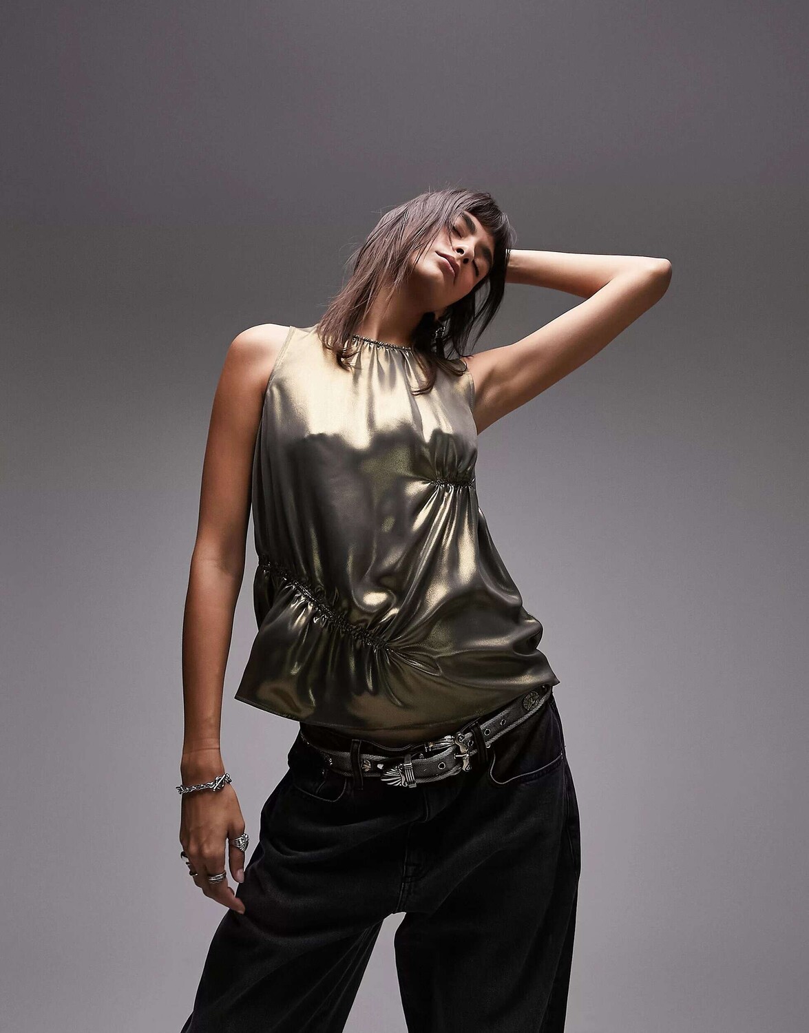 

Золотой топ из фольги со сборками Topshop