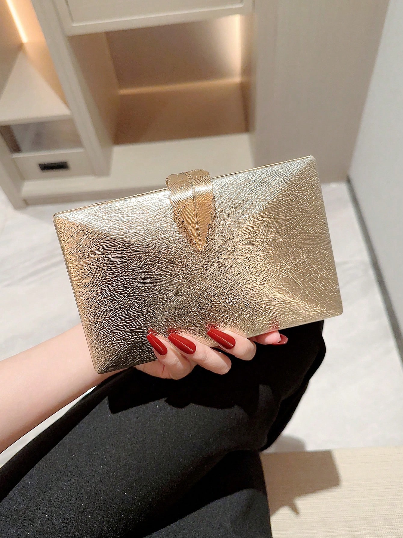 Женская модная металлическая сумка-клатч со сверкающей пряжкой в ​​форме листа, золото
