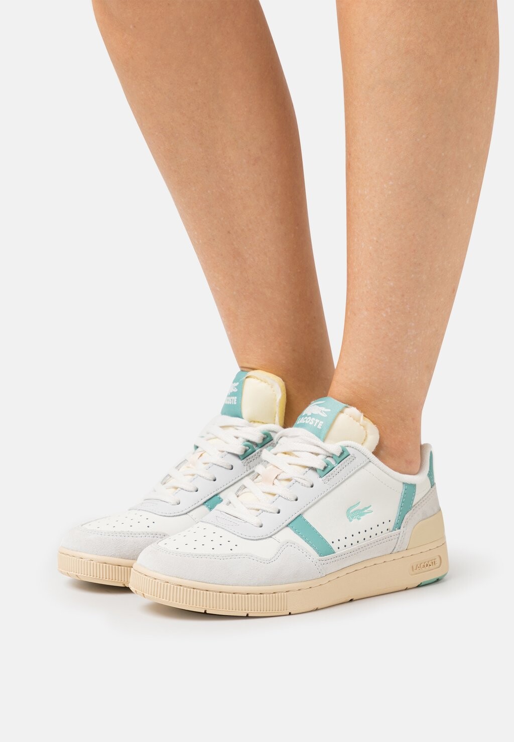 

Кроссовки Lacoste