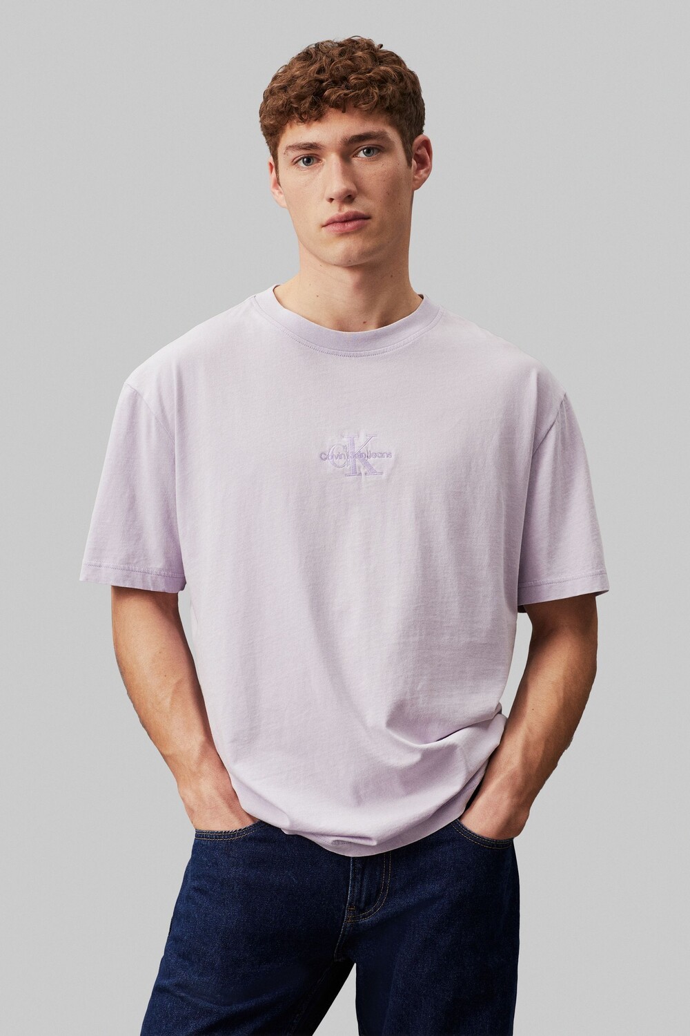 

Футболка с принтом «монолого» черного цвета Calvin Klein Jeans, фиолетовый