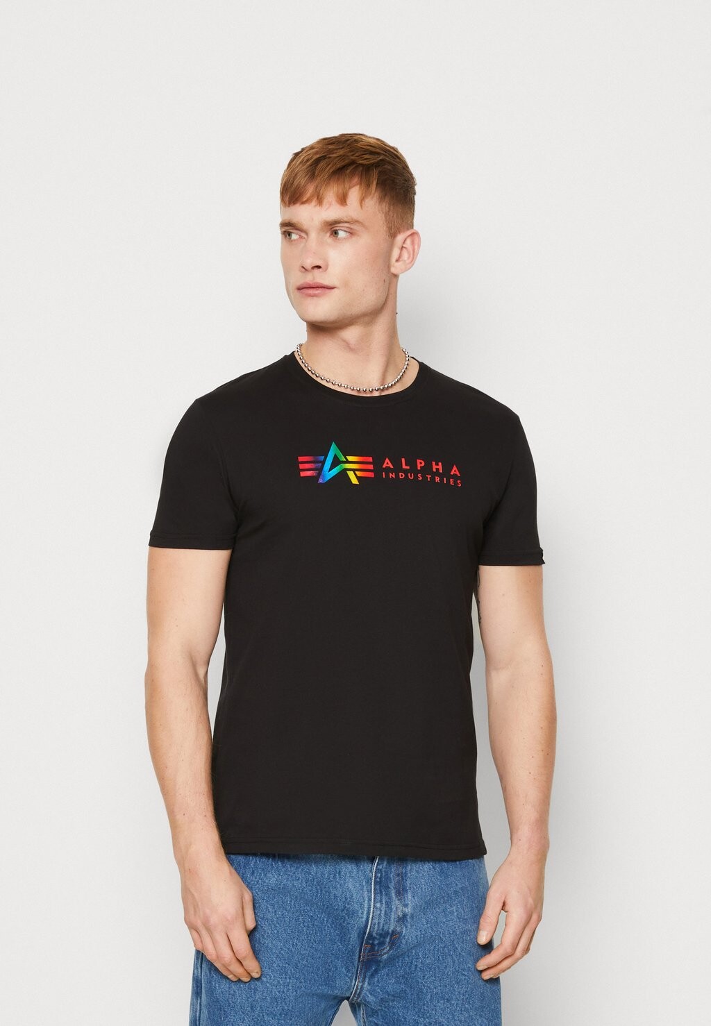

Футболка с принтом Alpha Industries, черный