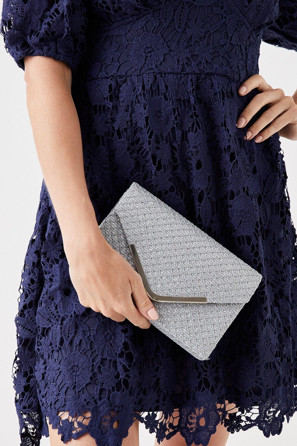 

Блестящий клатч Brooke Dorothy Perkins, серебро