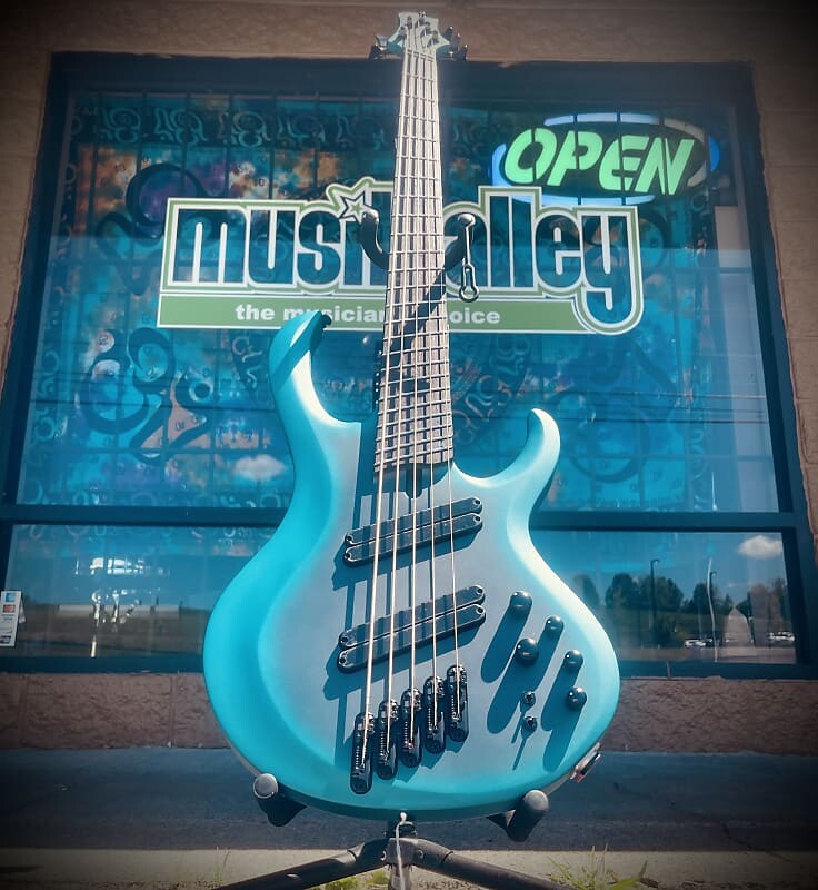 

Басс гитара Ibanez BTB605MS-CEM Bass Workshop 2023 Cerulean Aura Burst Matte