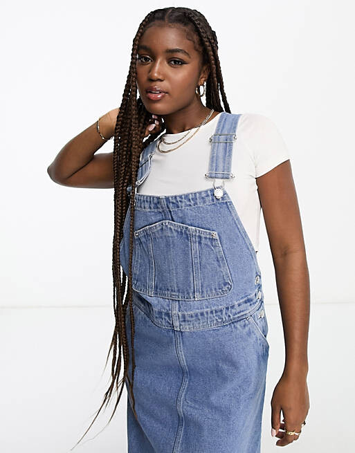 Голубое джинсовое платье миди Monki Dungaree