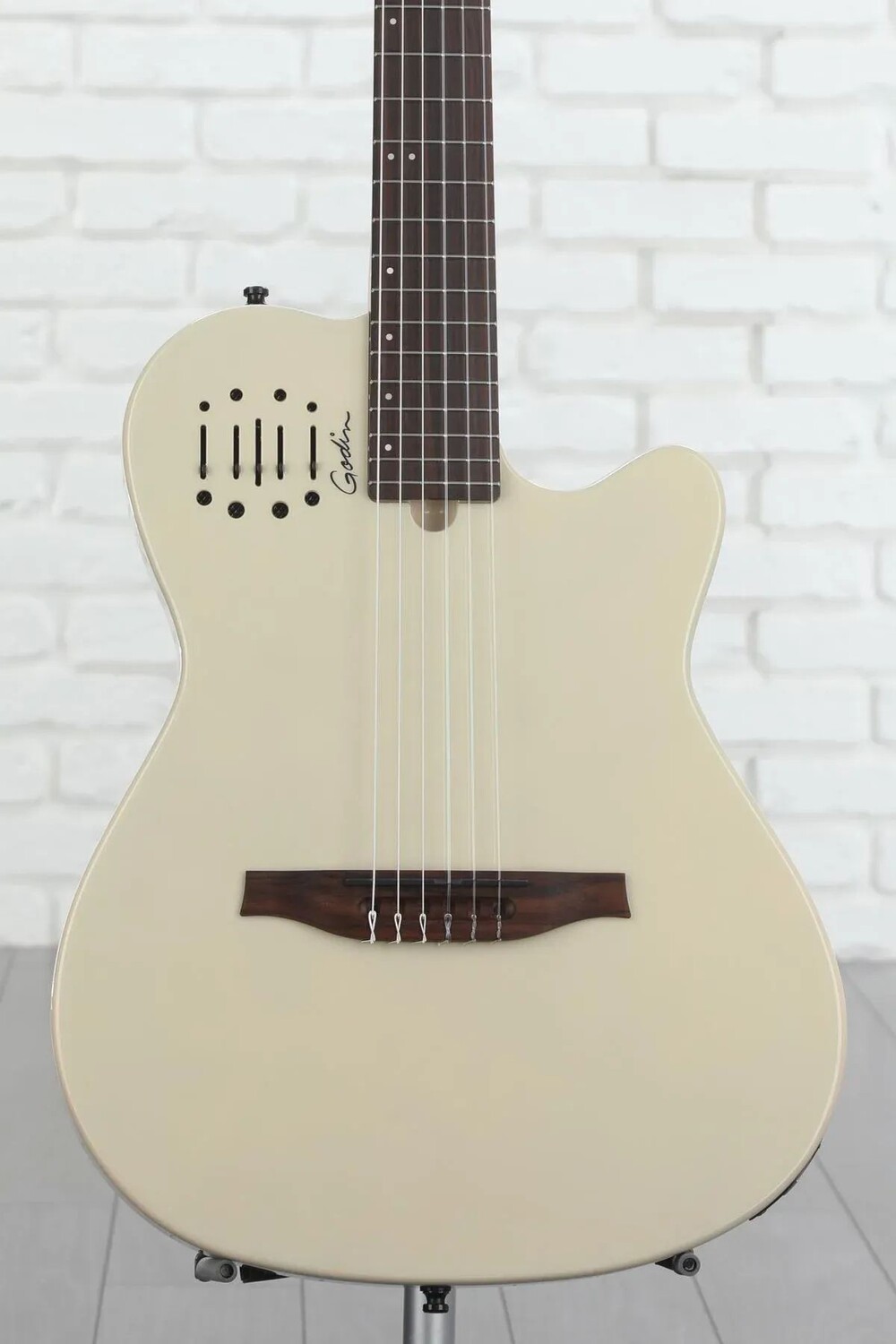 

Акустически-электрическая гитара Godin Multiac Mundial Nylon - Ozark Cream