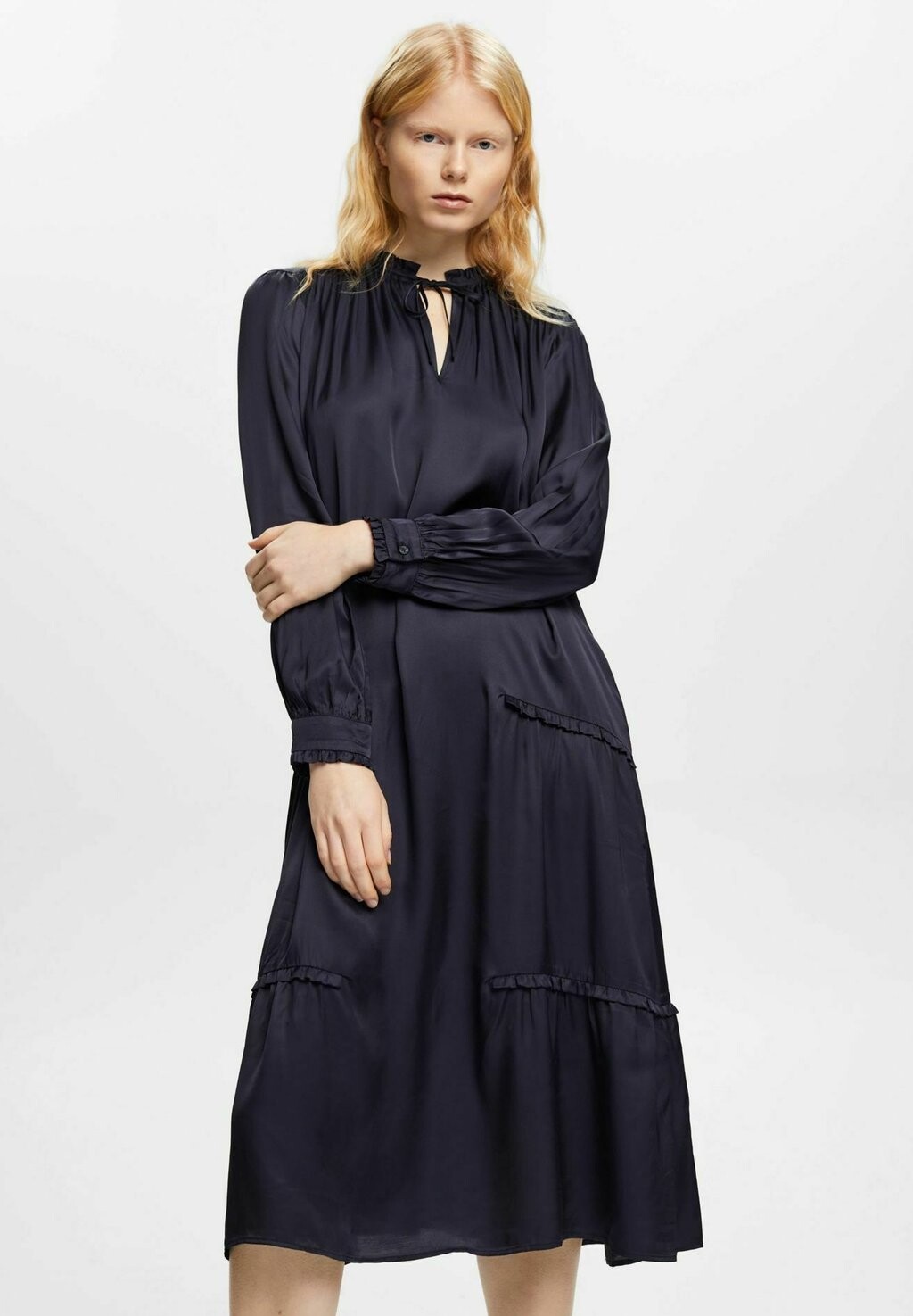 

Повседневное платье Esprit