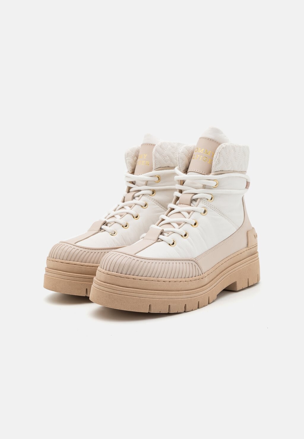 

Ботинки на платформе Tommy Hilfiger MONOGRAM OUTDOOR BOOT, цвет ancient white