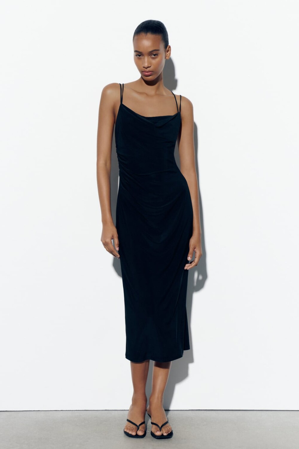 

Платье с драпировкой ZARA, черный