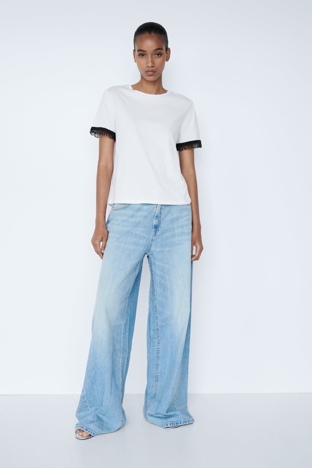 

Контрастная футболка с окрашиной ZARA, белый